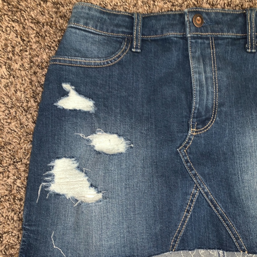 Women's Denim Skirt - Picture 3 of 6